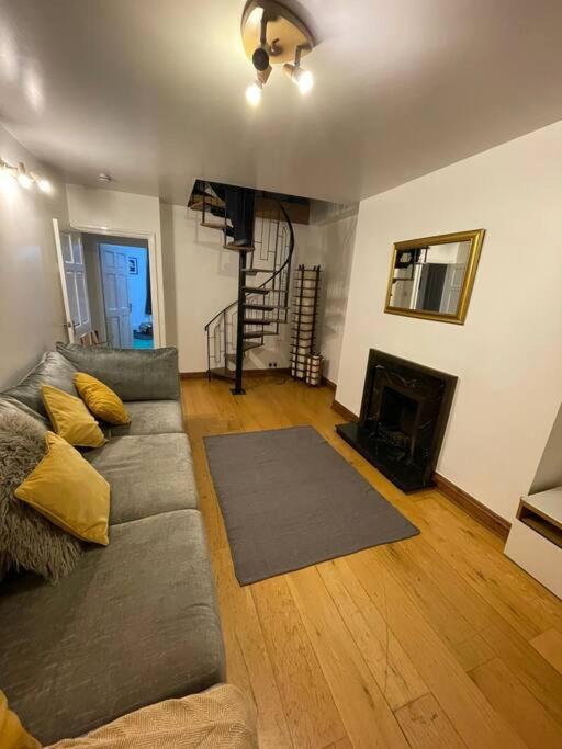 3 Double Bedroomed Flat, Acton. London, Uk Ngoại thất bức ảnh
